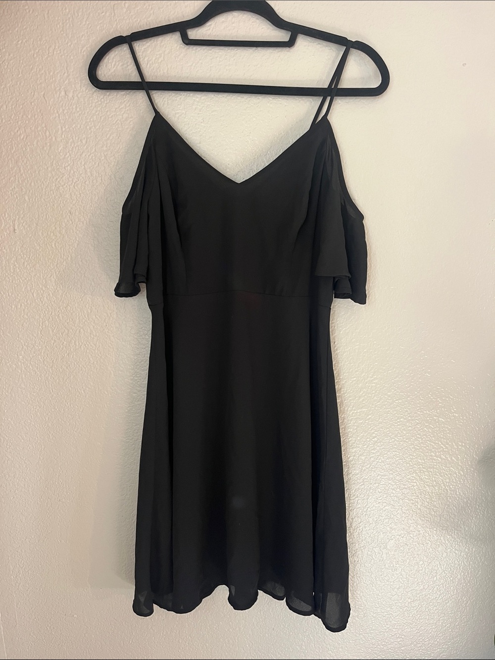Lush Women's Large Black Cold-Shoulder Slip Dress